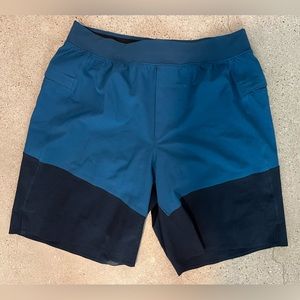 Lululemon Men's Namaste At The Beach Shorts Size Medium Blue 8" Inseam Lined